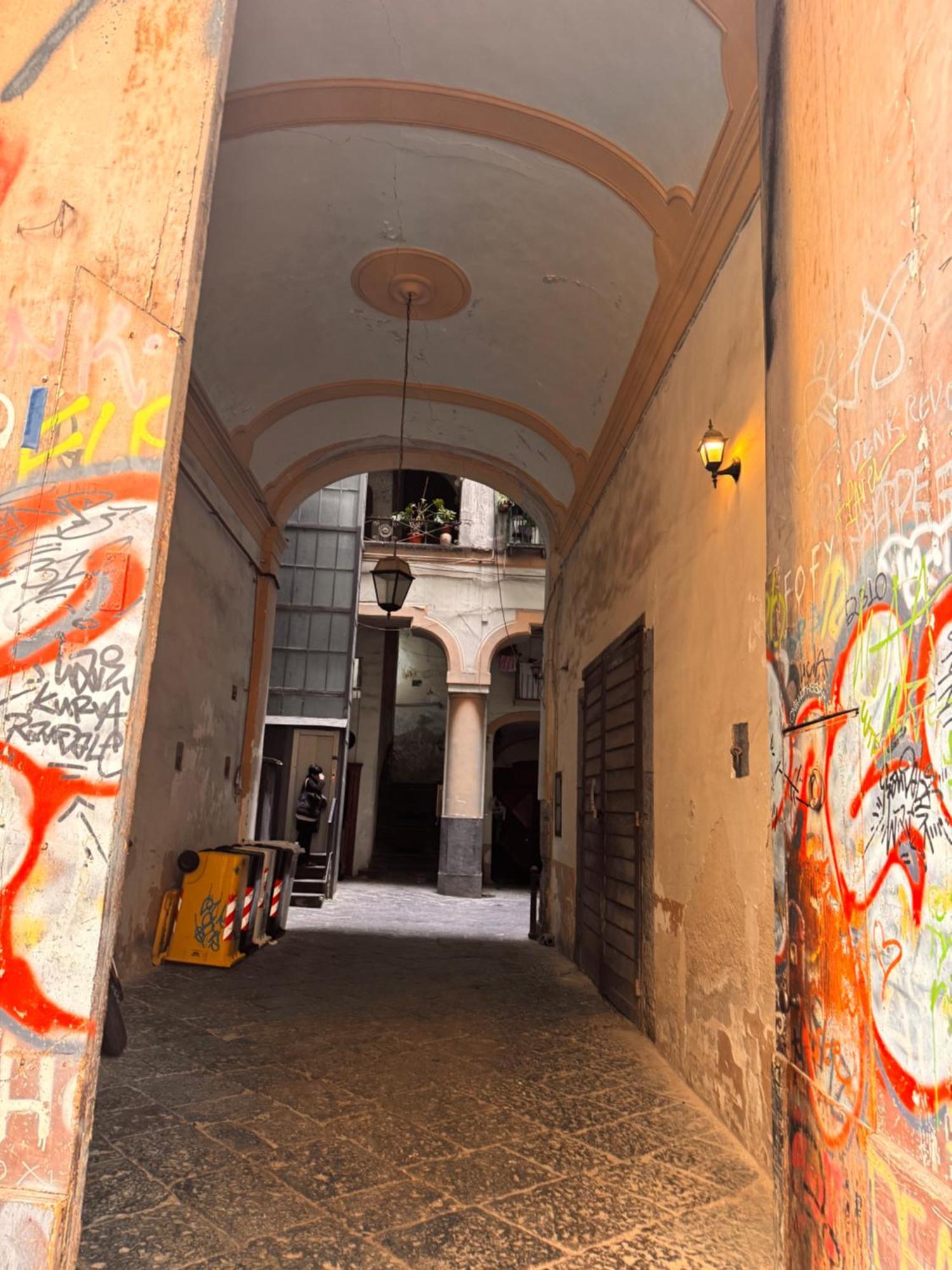 Lo Specchio Dei Papiri Bed & Breakfast Naples Exterior photo