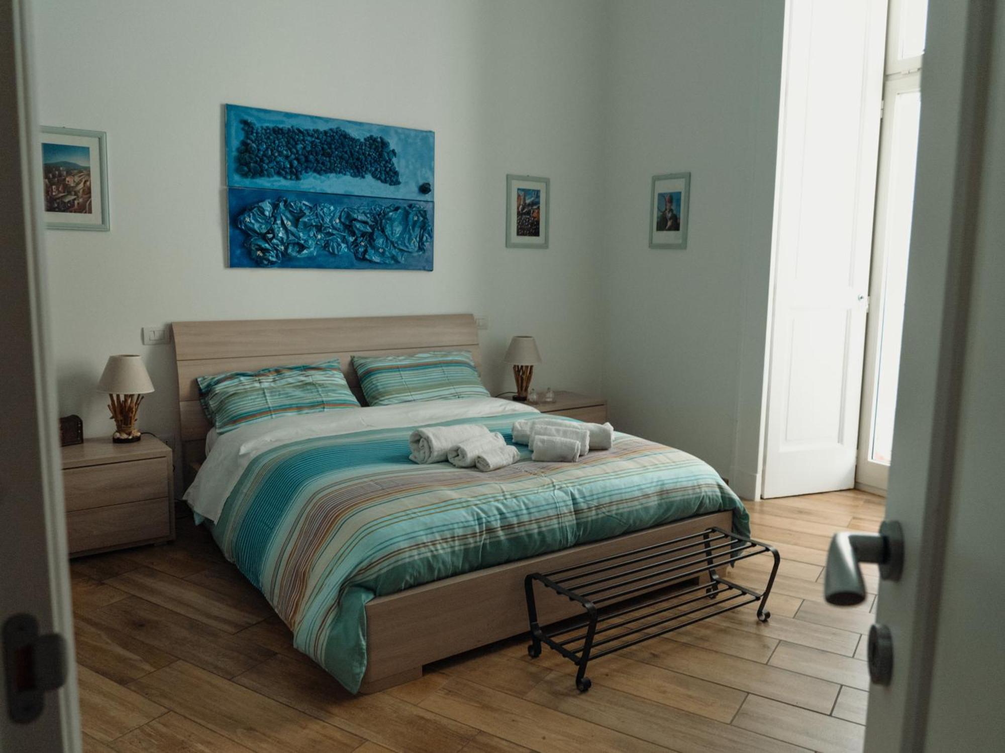 Lo Specchio Dei Papiri Bed & Breakfast Naples Exterior photo